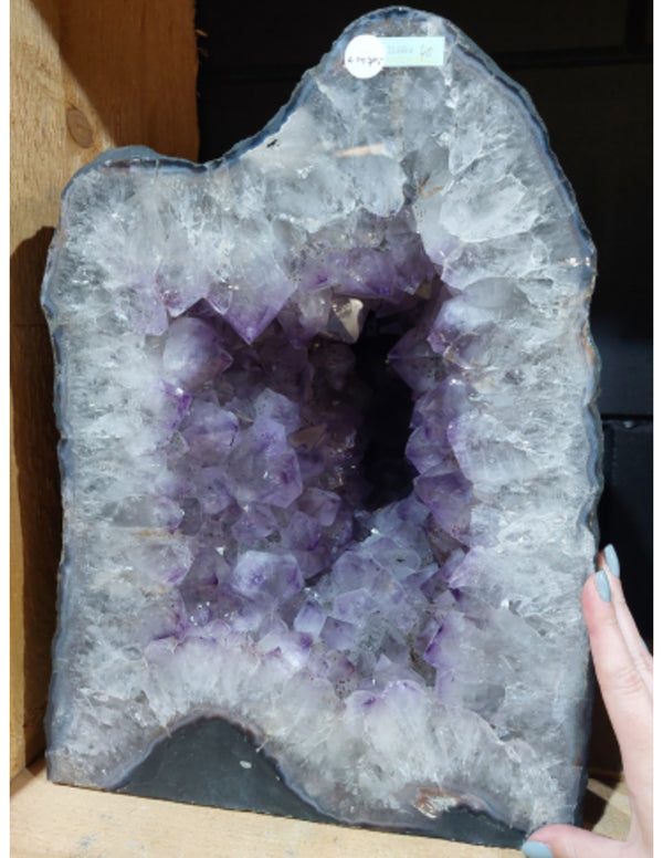 Amethist geode A nr. 19