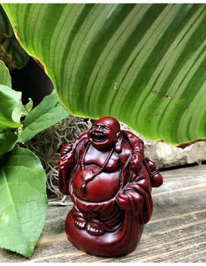 Boeddha rood, 9 cm, staand met kruik