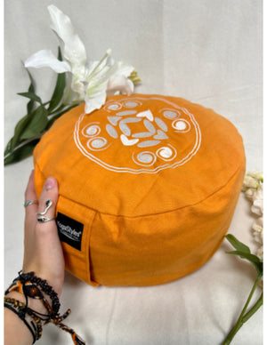 YogaStyles meditatiekussen - rond design oranje - met bolletjes