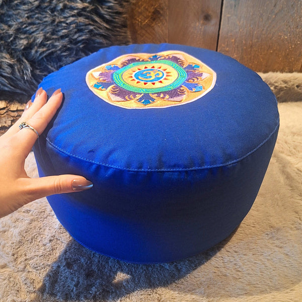 YogaStyles Meditatiekussen Symbolic Ohm blauw