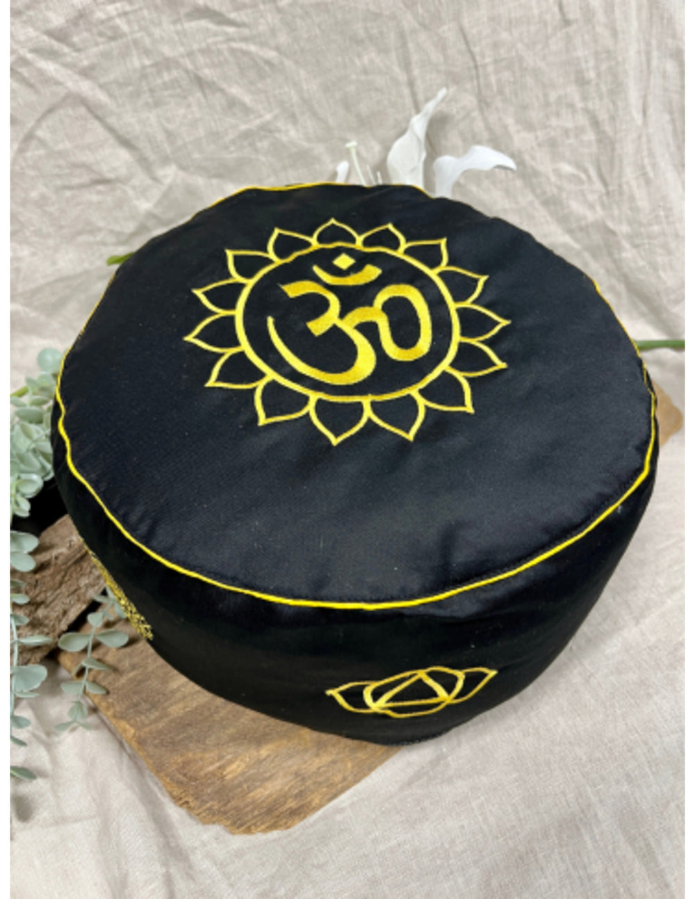 YogaStyles Meditatiekussen zwart met gouden Ohm - Symbolic serie